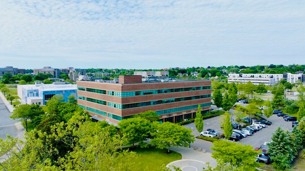 More Photos Of 1 Chelsea St, New London Office For Lease