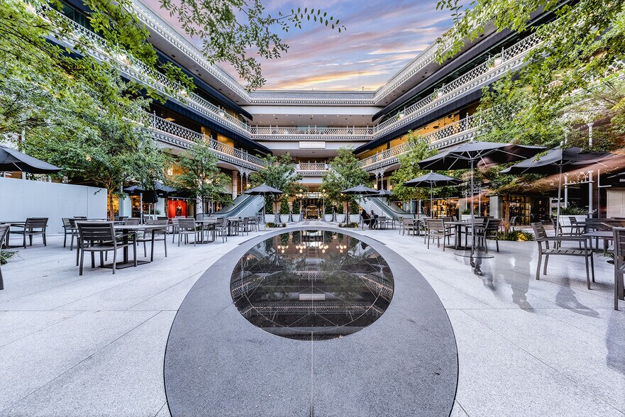 More Photos Of 500 Crescent Ct, Dallas Office For Lease