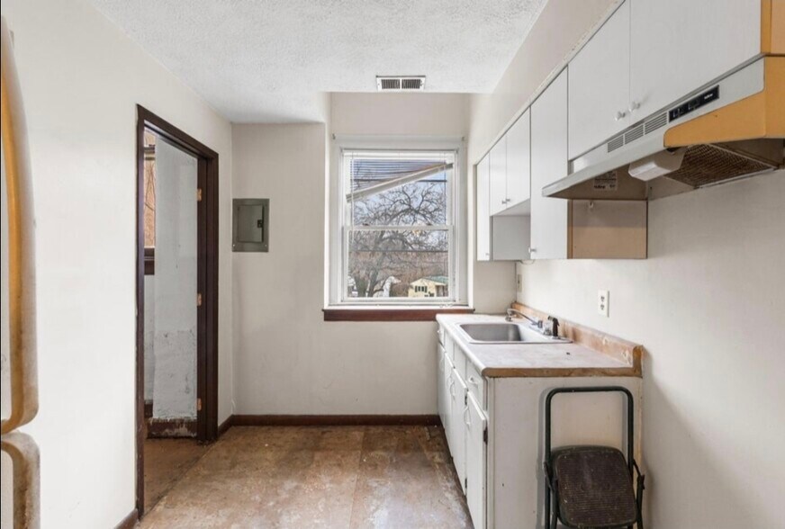 More Photos Of 85 N Main St, Walton Apartments For Sale