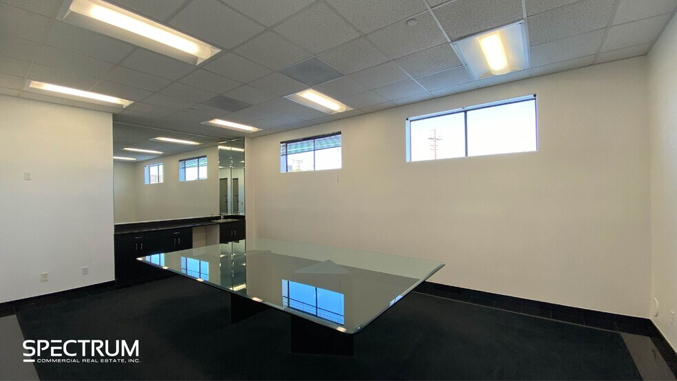 More Photos Of 21617-21621 Nordhoff St, Chatsworth Light Manufacturing For Lease