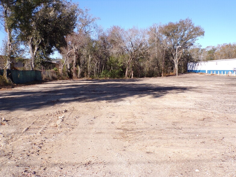 More Photos Of 3517 Century Blvd, Lakeland Warehouse For Lease