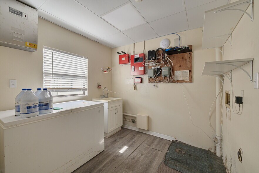 More Photos Of 220 Scotland St, Dunedin Healthcare For Lease