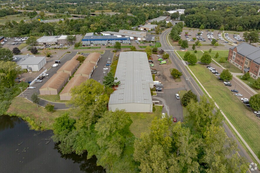 More Photos Of 1 Corporate Dr, North Haven Warehouse For Lease
