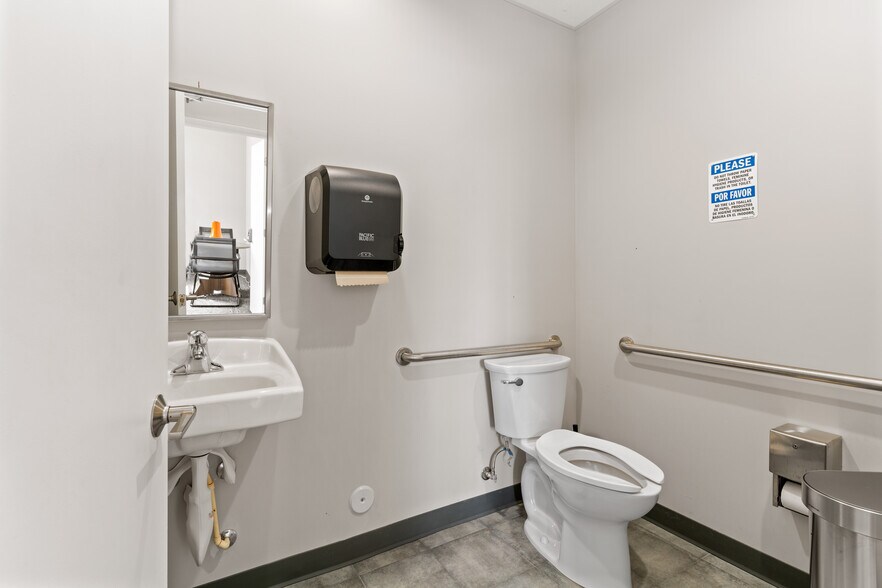 More Photos Of 4640 S University Dr, Davie Medical For Sale