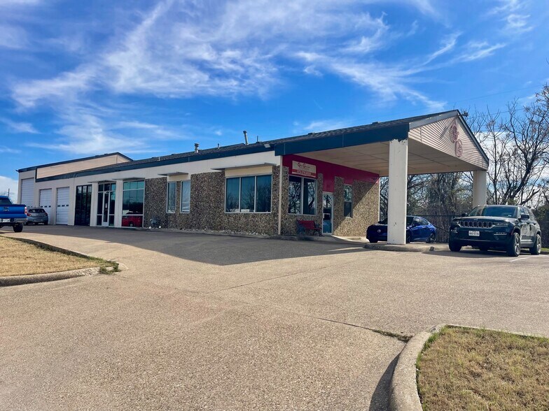 Primary Photo Of 310 Gautney St, Garland Flex For Sale
