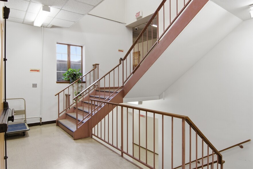 More Photos Of 1115 Greenbrier St, Saint Paul Religious Facility For Sale