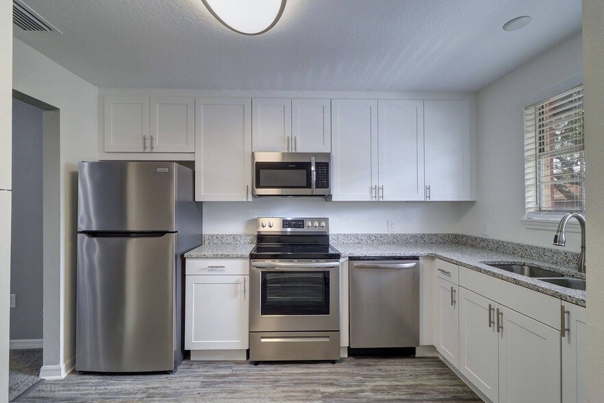 More Photos Of 7011 San Ramon Pl, Tampa Apartments For Sale