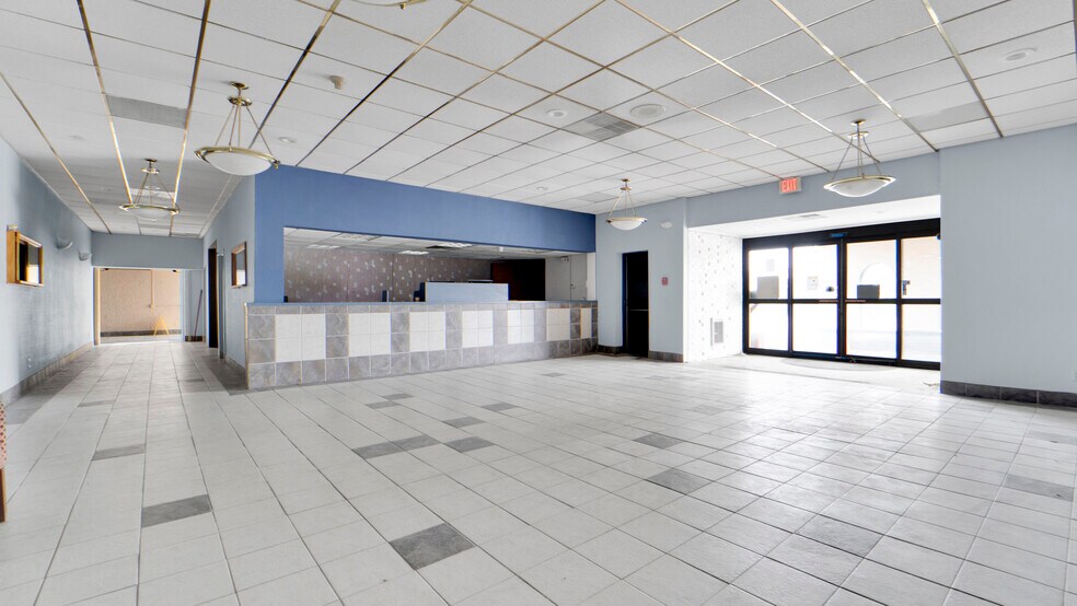 More Photos Of 125 N Main St, Newark Hotel For Sale