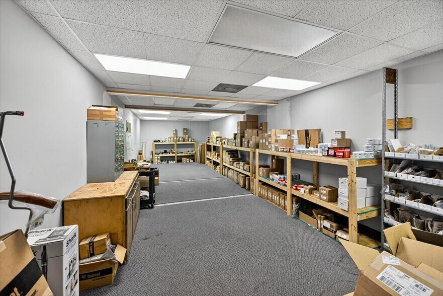 More Photos Of 4308 Interstate Dr, Macon-Bibb Office For Lease