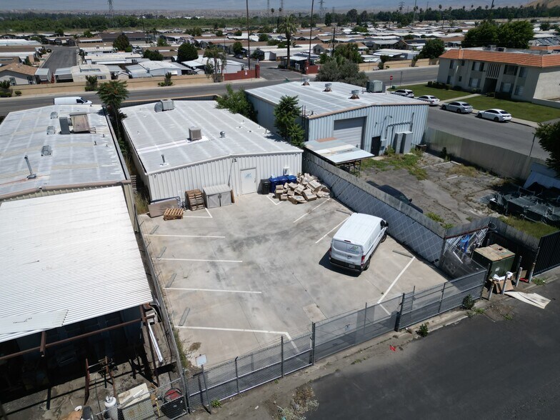 More Photos Of 1105 W Columbus St, Bakersfield Light Manufacturing For Lease
