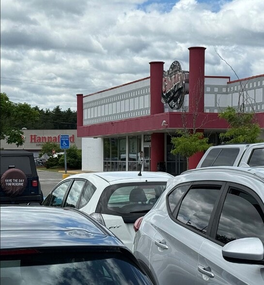 More Photos Of 100 Nashua Mall, Nashua Unknown For Lease