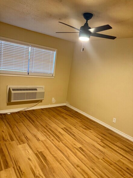 More Photos Of 111 W Hird St, Gainesville Apartments For Sale