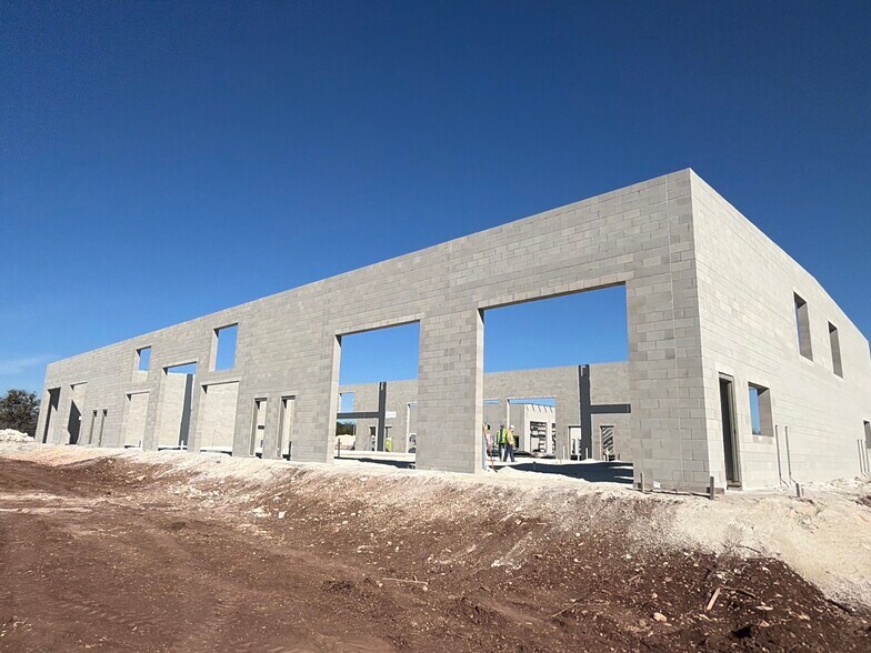 More Photos Of 1004 Clear Skies Way, Georgetown Flex For Sale