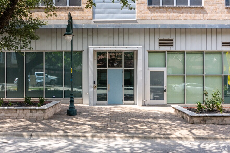 More Photos Of 2222 Rio Grande St, Austin Office For Lease