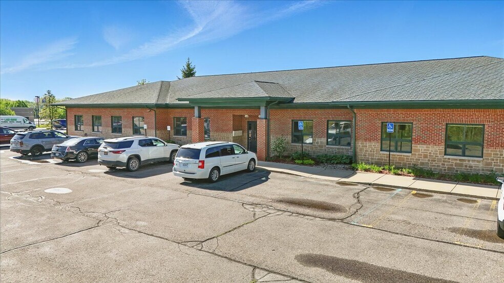 More Photos Of 2545 N Opdyke Rd, Auburn Hills Medical For Sale