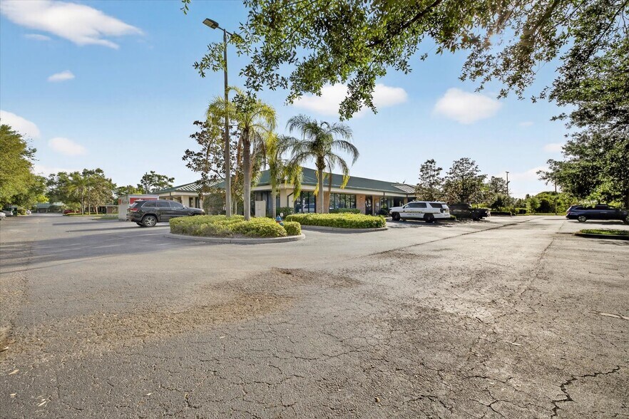 More Photos Of 14141 46th St N, Clearwater Medical For Sale