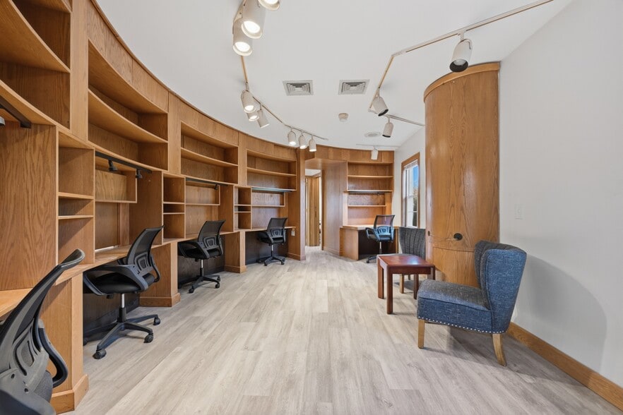 More Photos Of 123 Elm St, Old Saybrook Medical For Sale