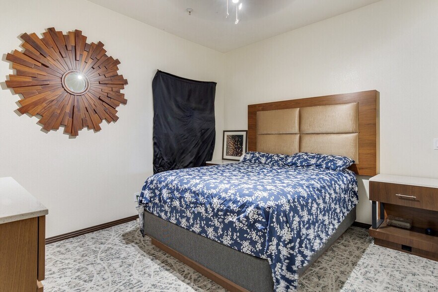 More Photos Of 545 E Hobson, Blythe Apartments For Sale