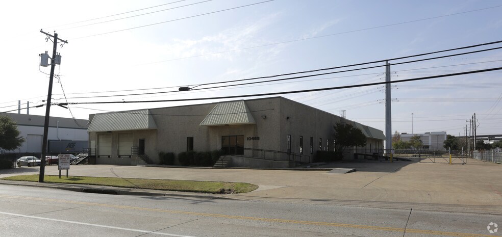 More Photos Of 10465 Shady Trl, Dallas Flex For Sale