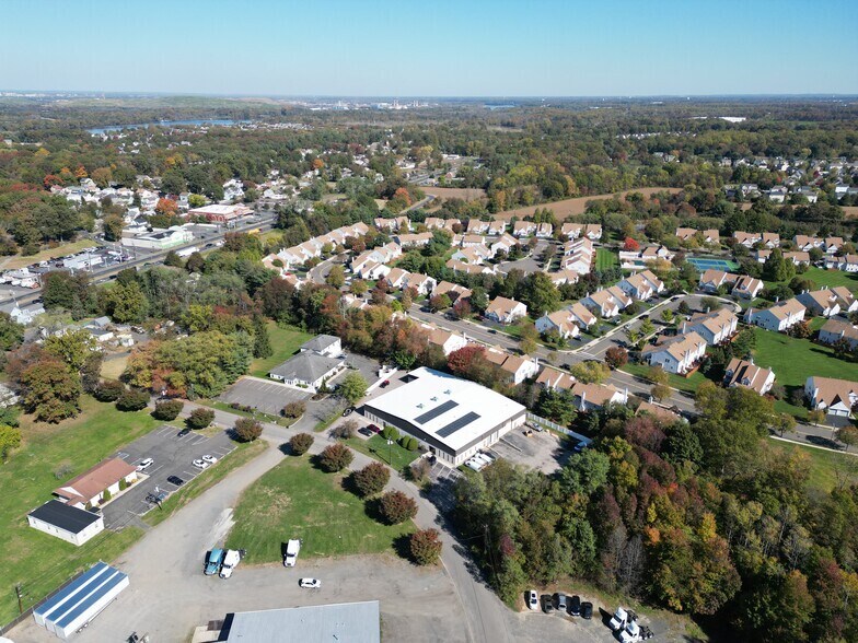 More Photos Of 70 Cathy Ln, Burlington Warehouse For Lease