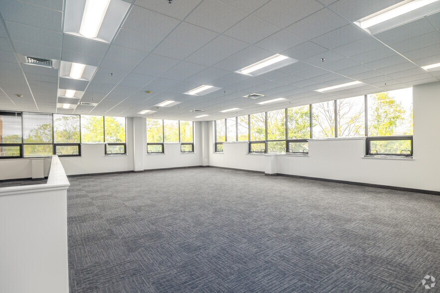 More Photos Of 1 Greenwich St, Stewartsville Medical For Lease