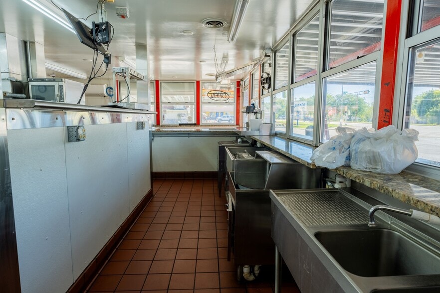 More Photos Of 514 S Water St, Sparta Fast Food For Sale