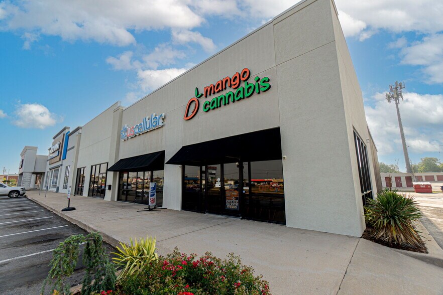 More Photos Of , Lawton General Retail For Sale