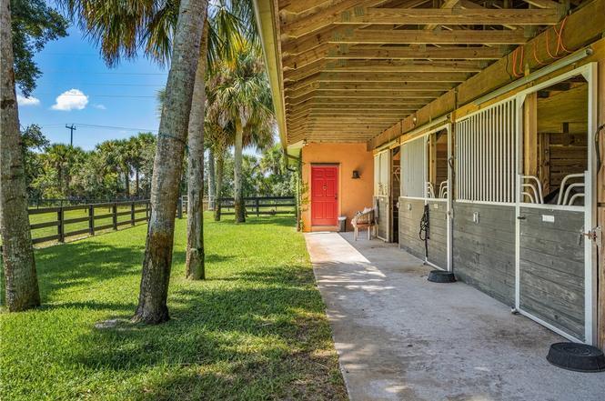 More Photos Of 455 74th Ave, Vero Beach Horse Stables For Sale