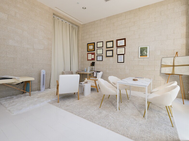 More Photos Of 208 Main St, El Segundo Loft Creative Space For Sale