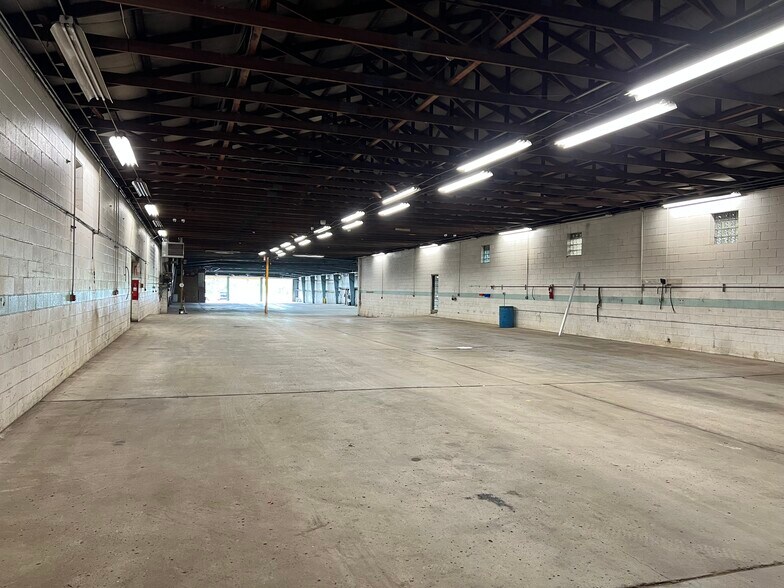 More Photos Of 2470 Evans City Rd, Harmony Warehouse For Sale