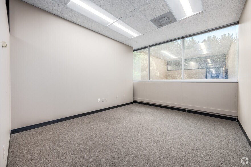 More Photos Of 201 Defense Hwy, Annapolis Office For Sale