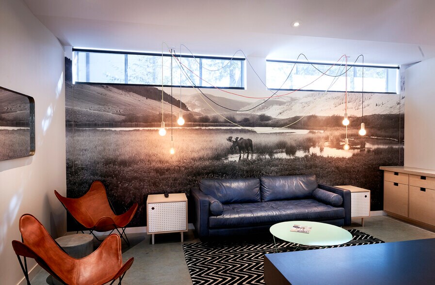 More Photos Of 5226 Elm St, Bellaire Light Distribution For Sale