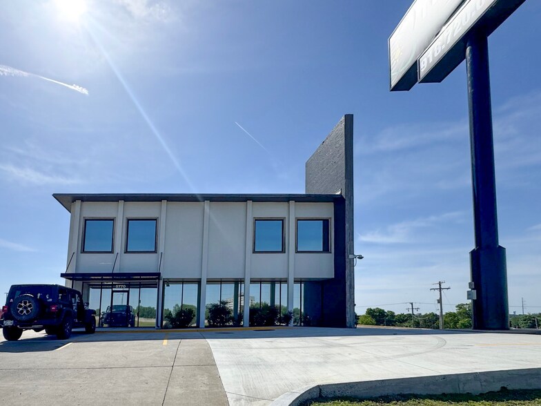 Primary Photo Of 5770 E Skelly Dr, Tulsa Office For Sale