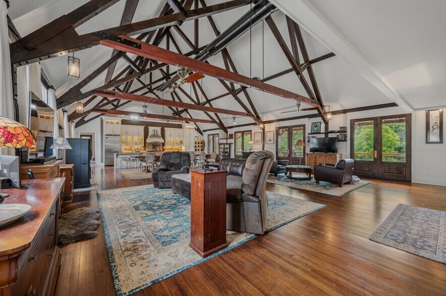 More Photos Of 2 Mission St, Baltic Specialty For Sale