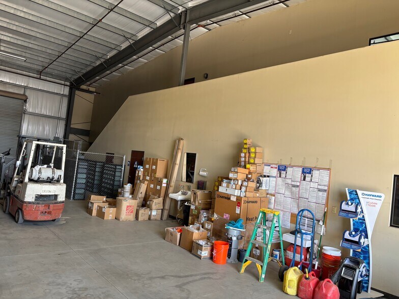 More Photos Of 992 Marchy Ln, Ceres Distribution For Sale