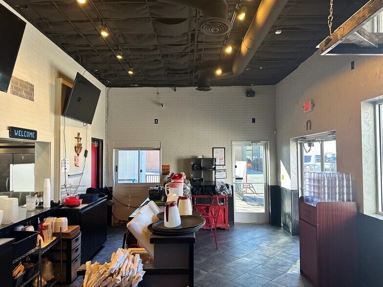 More Photos Of 2801 S 1st St, Abilene Fast Food For Sale