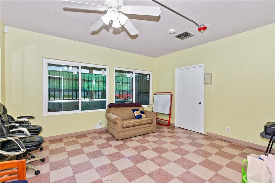 More Photos Of 1455 E Lynwood Dr, San Bernardino Schools For Sale