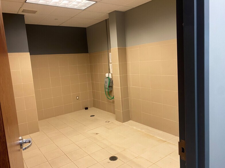 More Photos Of 43475 Dalcoma Dr, Clinton Township Medical For Lease