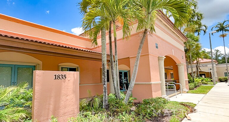 More Photos Of 1835 N Corporate Lakes Blvd, Weston Medical For Sale