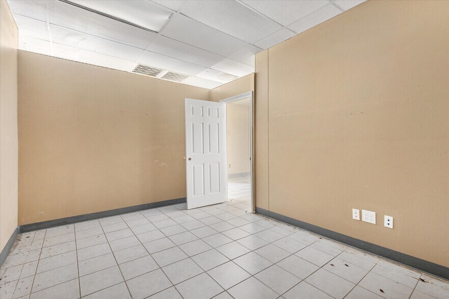 More Photos Of 440-500 W Gulf Atlantic Hwy, Wildwood Unknown For Lease