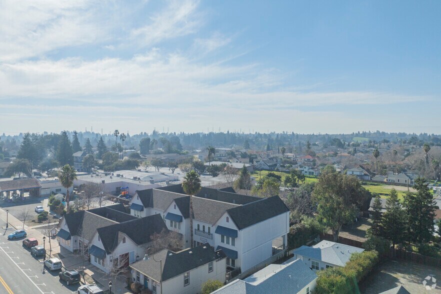 More Photos Of 43427-43433 Mission Blvd, Fremont Office For Lease