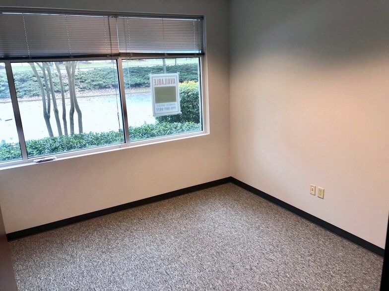 More Photos Of 2125 Barrett Park Dr NW, Kennesaw Office For Lease