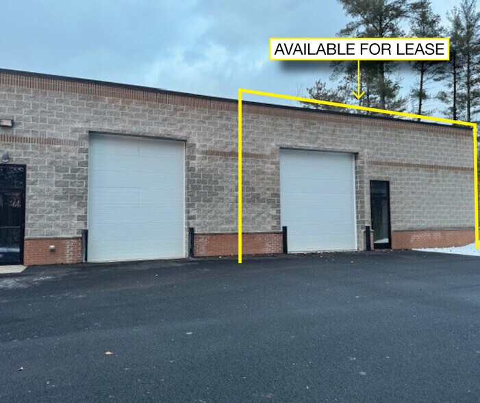 More Photos Of 200 Paper Pl, Mosinee Loft Creative Space For Lease