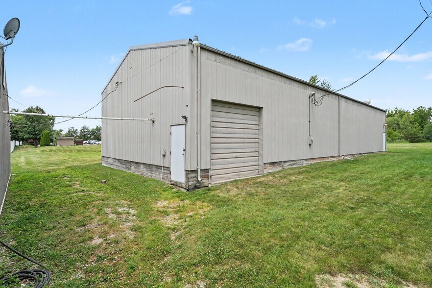 More Photos Of 9602 133rd Ave, Cedar Lake Showroom For Sale