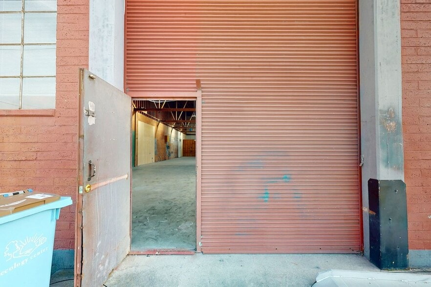 More Photos Of 1035 Murray St, Berkeley Showroom For Lease