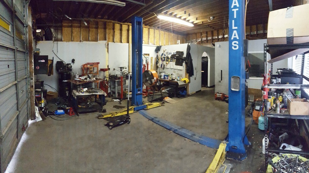 More Photos Of 621 Veterans Memorial Hwy, Mableton Auto Repair For Sale