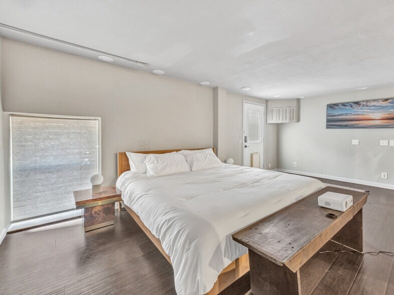 More Photos Of 106 W Main St, Pilot Point Storefront For Sale