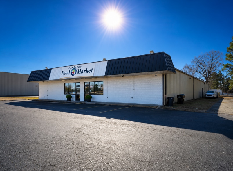 More Photos Of 102 Moyton Ave, Stantonsburg Supermarket For Sale