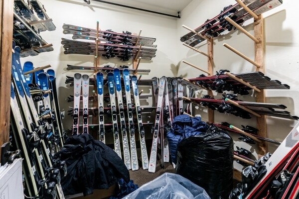 More Photos Of 1821 Sidewinder Dr, Park City Storefront Retail Office For Sale