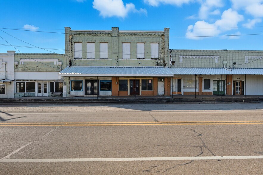 Primary Photo Of 825 Ave D, Moody General Retail For Sale